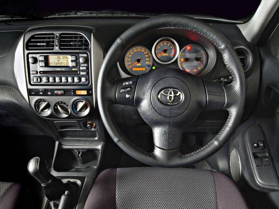  Toyota RAV4 3-Door 2003 года  (ZA) (фото 2 из 7)